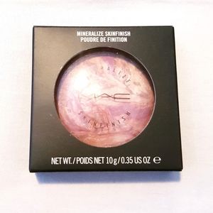 NEW MAC Mineralize Skinfinish